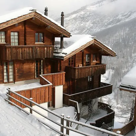 Chalet Mountain Village 11 *